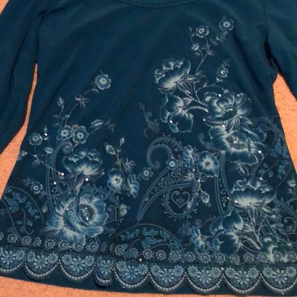 Shirt - Picture 2 of 4